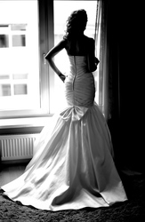 Продам эксклюзивное свадебное платье коллекции 2012 г Helen Miller