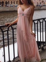 Нежно-розовое праздничное платье для выпускного или др. праздника